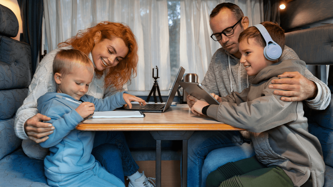 4 személyes lakóautó: Az ideális választás családi kiruccanásokhoz