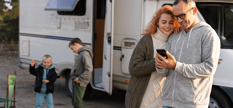 4 személyes lakóautó bel- és külföldre egyaránt