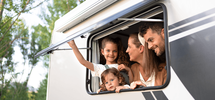4 személyes lakóautó a kényelemért