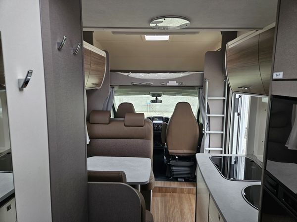 lakóautó 6 személyes kivitelben