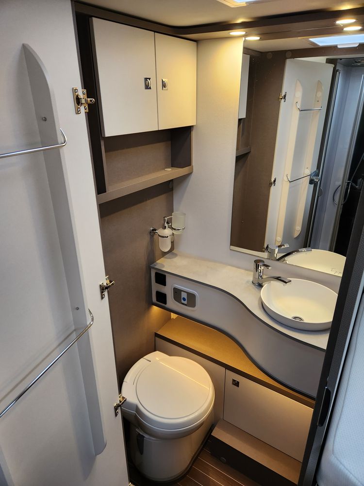 Lakóautóink fürdőszobája