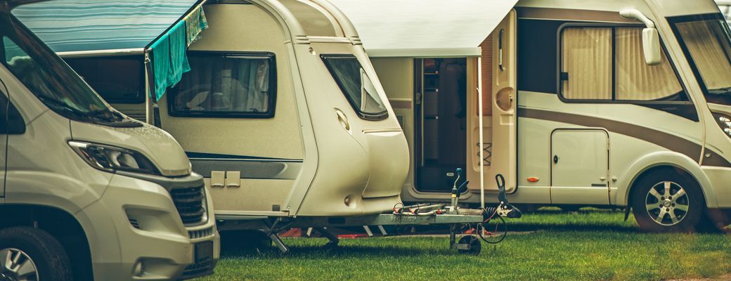 Lakóautós nyaralás családdal